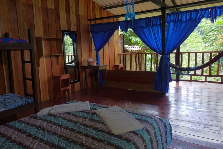 Room 7 of 33