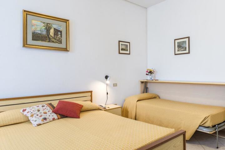 Room 9 of 60