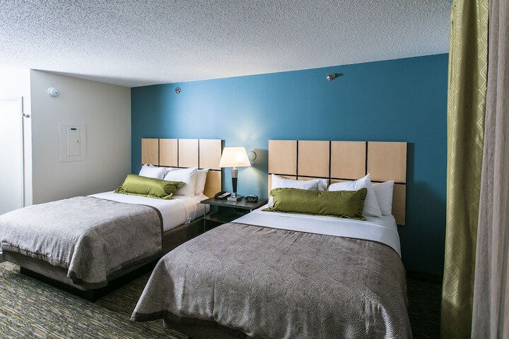 1 Queen Studio Suite (12 of 42)