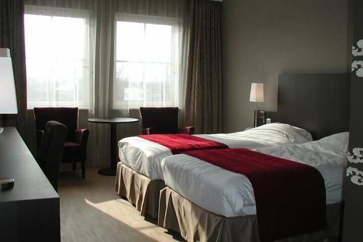 Room 3 of 34