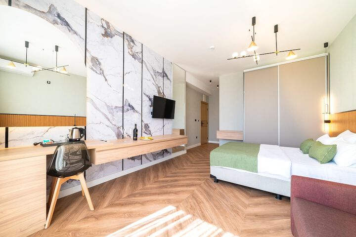 Room 46 of 168