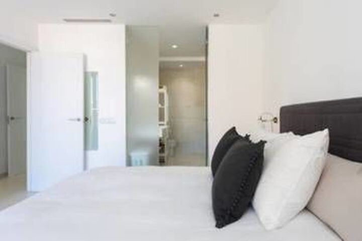 Room 9 of 22