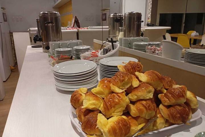 Breakfast/Coffee Service 34 of 50