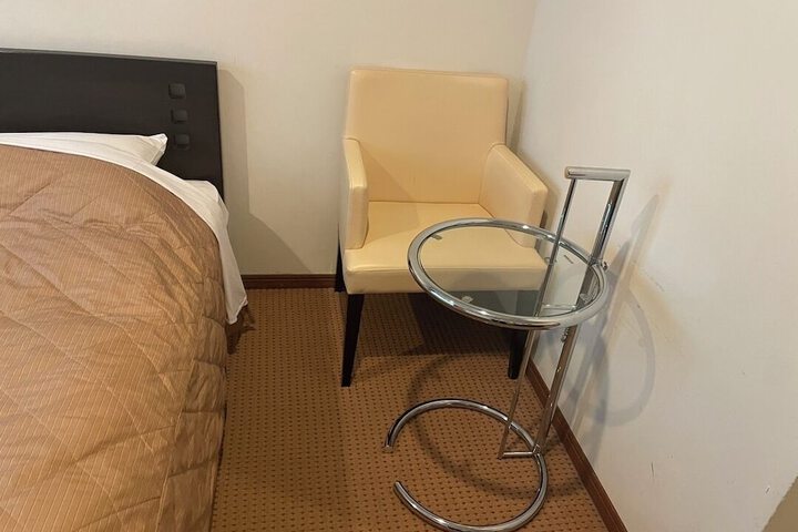 Room 21 of 68