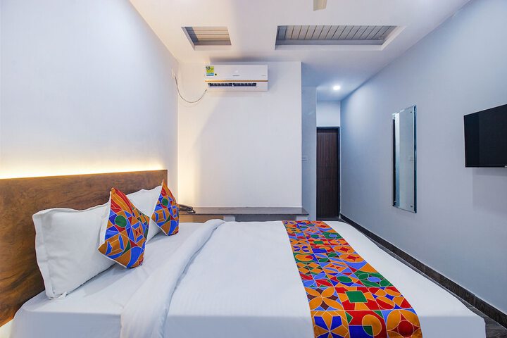 Room 15 of 39