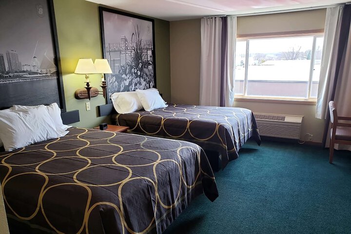 2 Queen Beds (4 of 6)