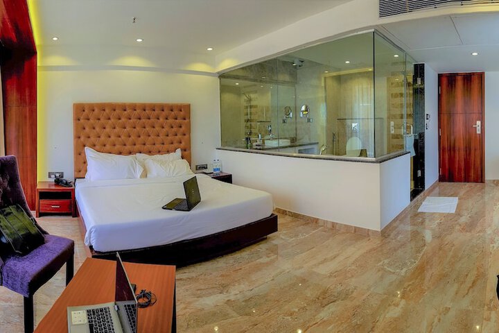 Room 4 of 58