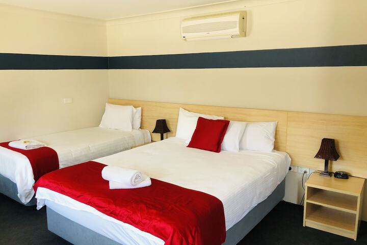 Room 4 of 36