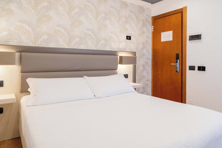 Room 133 of 247