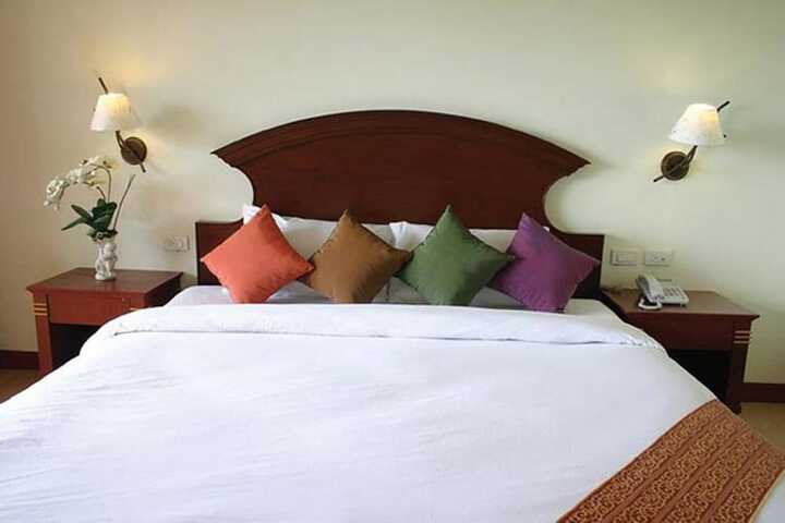 Room 10 of 50
