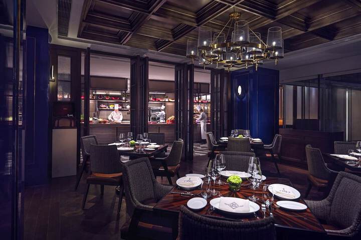 Dining 45 of 98
