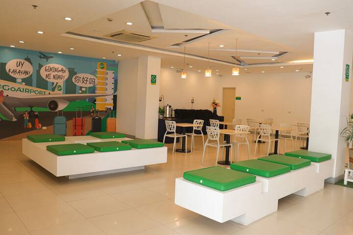 Hotel Interior 10 of 32