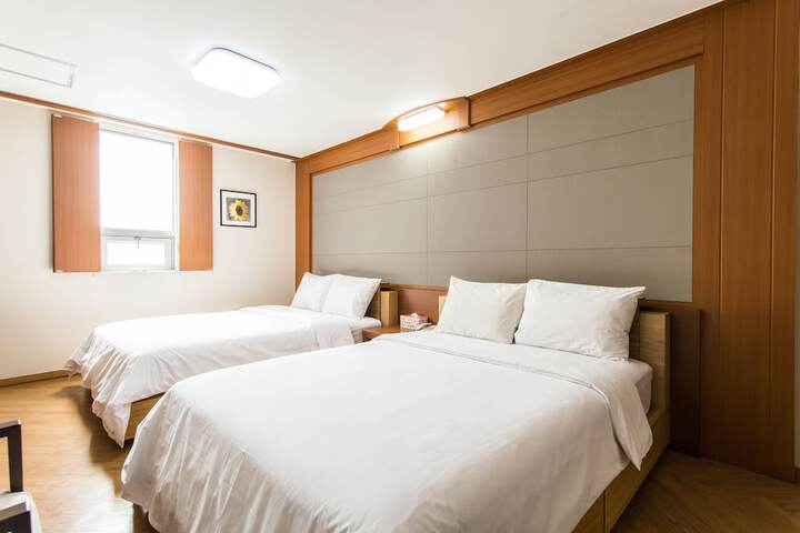 Room 10 of 48