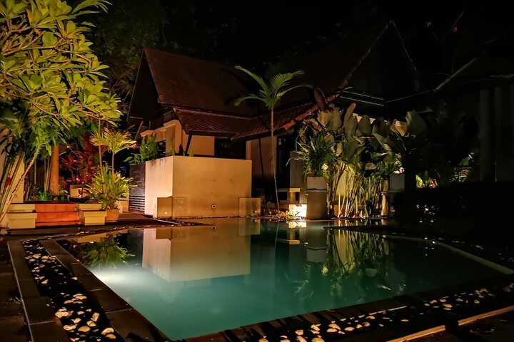 Hotel with Pool