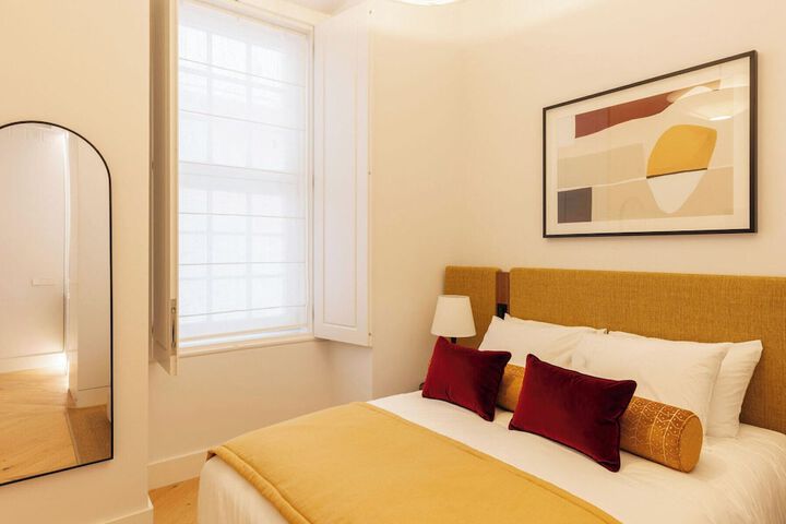 Room 2 of 193