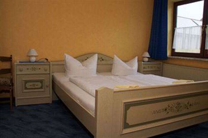 Room 14 of 26
