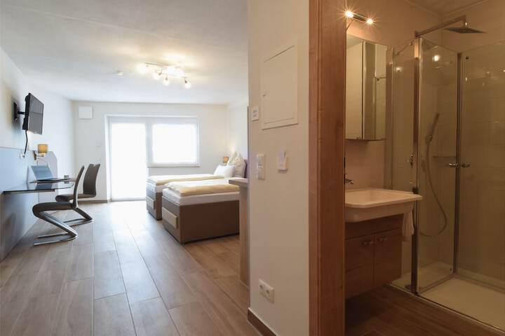 Room 13 of 35
