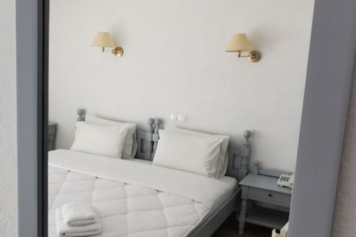 Room 16 of 34
