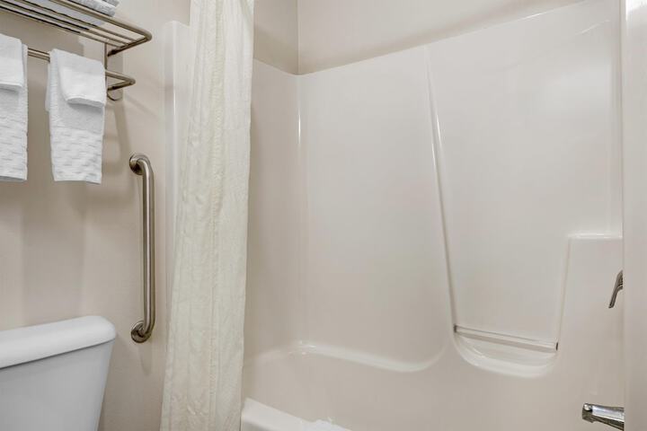 Room 32 of 55