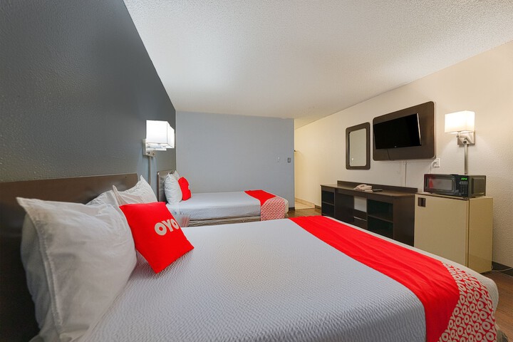 Room 44 of 108