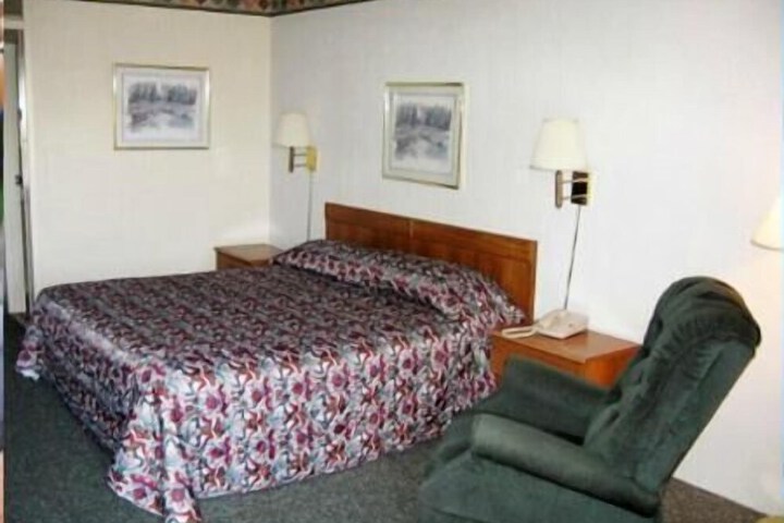 Room 9 of 17