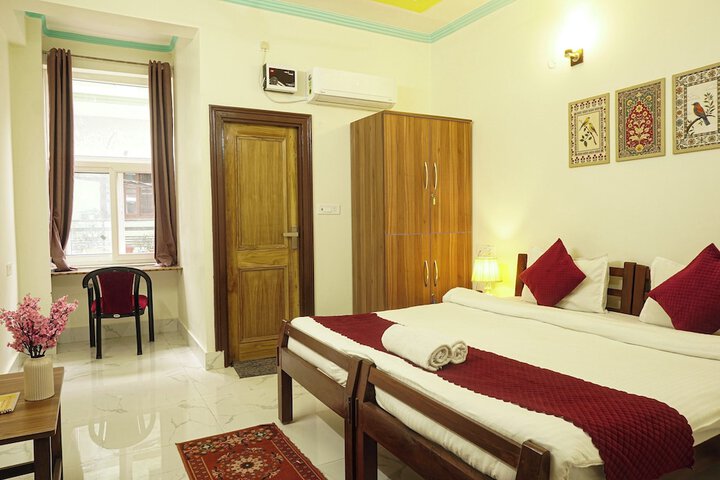 Room 7 of 44