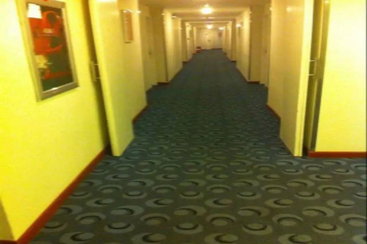 Room 10 of 11