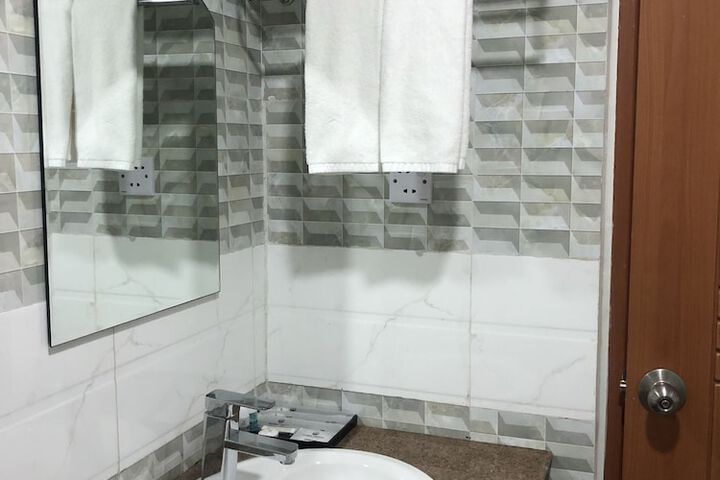 Room 17 of 25