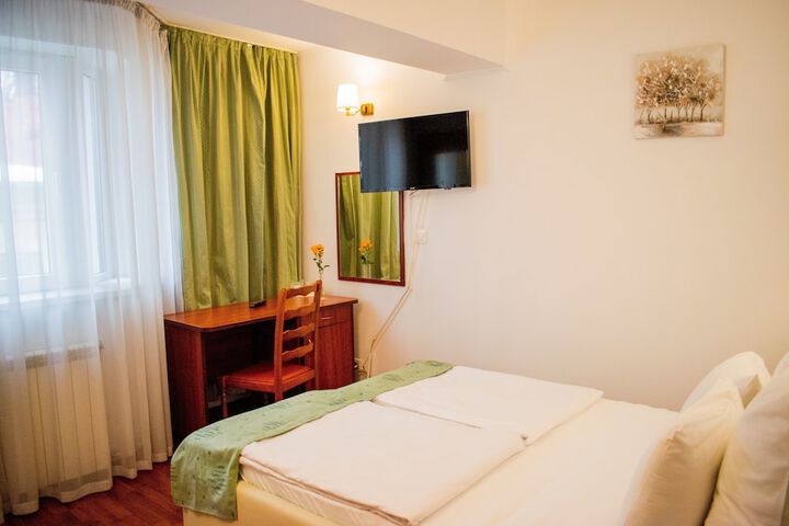 Room 6 of 62