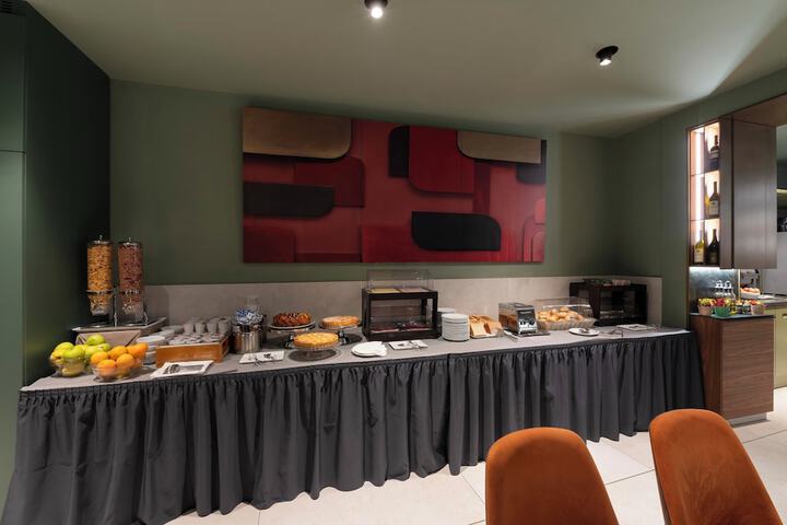 Dining 85 of 103
