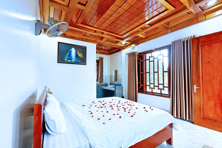 Room 4 of 20