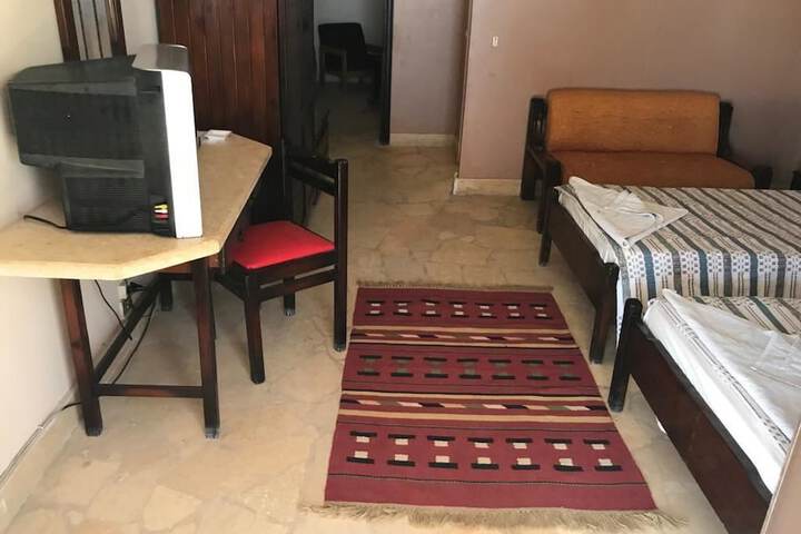Room 22 of 37