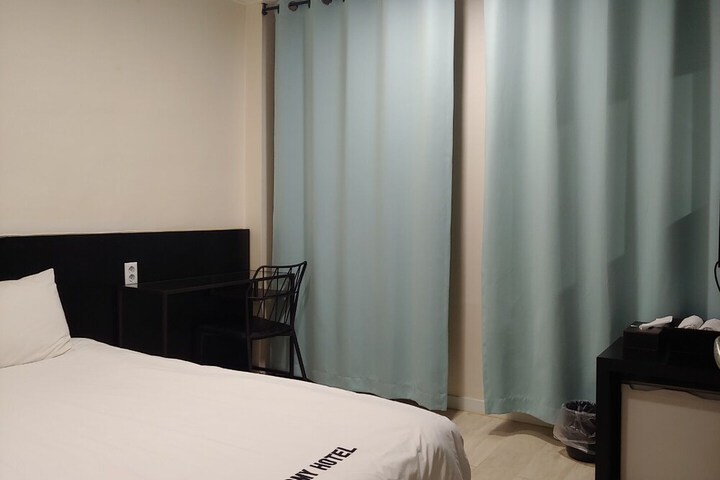 Room 20 of 47