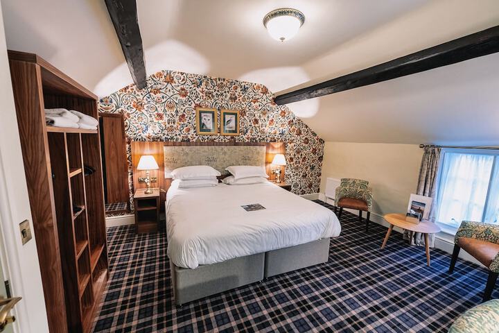 Room 30 of 178