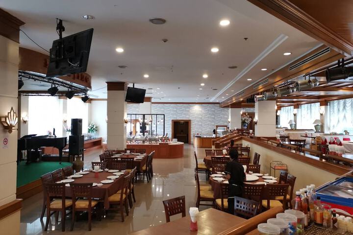 Dining Photos