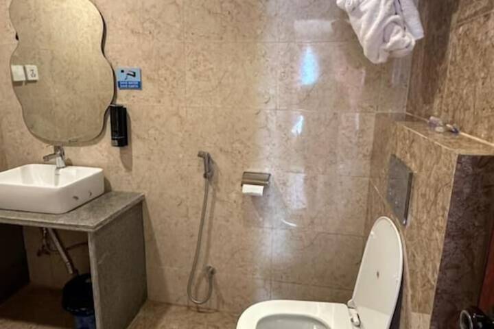 Room 12 of 26