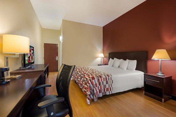 Superior King Bed (3 of 8)