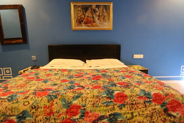 Room 2 of 19