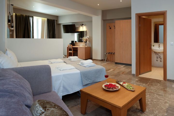 Room 44 of 126