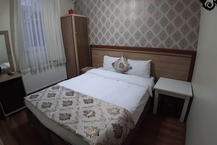 Room 25 of 123