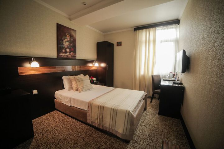 Room 17 of 44