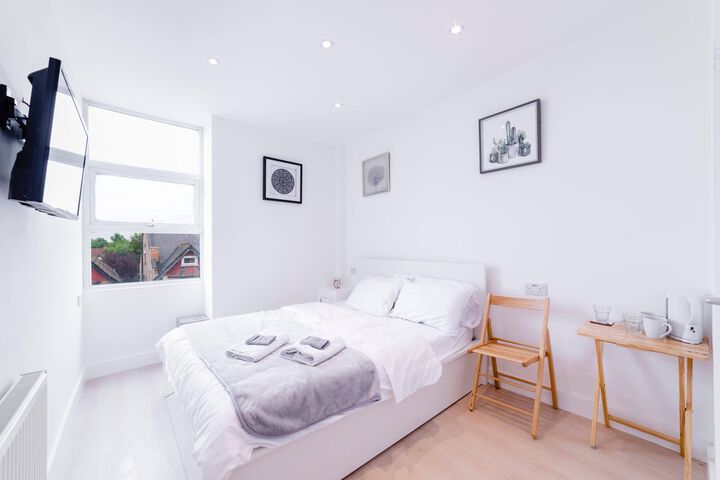 Fantastic Rooms in a Serviced Flat