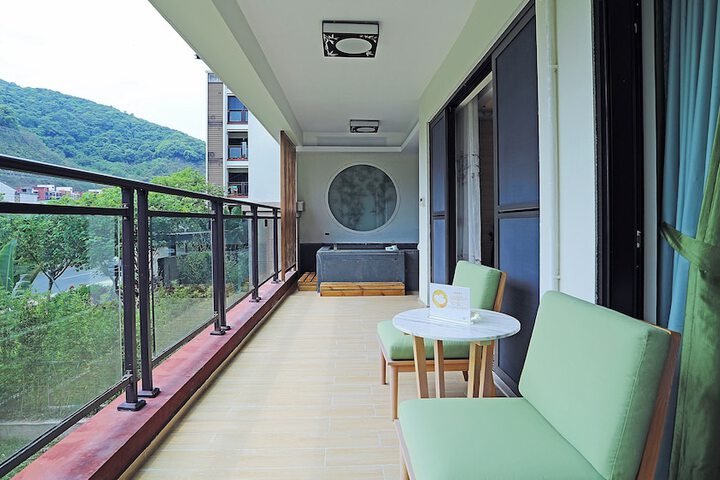 Terrace/Patio 5 of 16