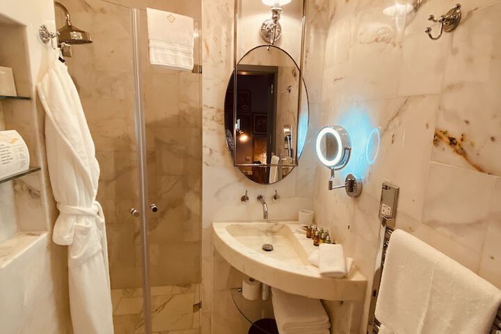 Room 47 of 70