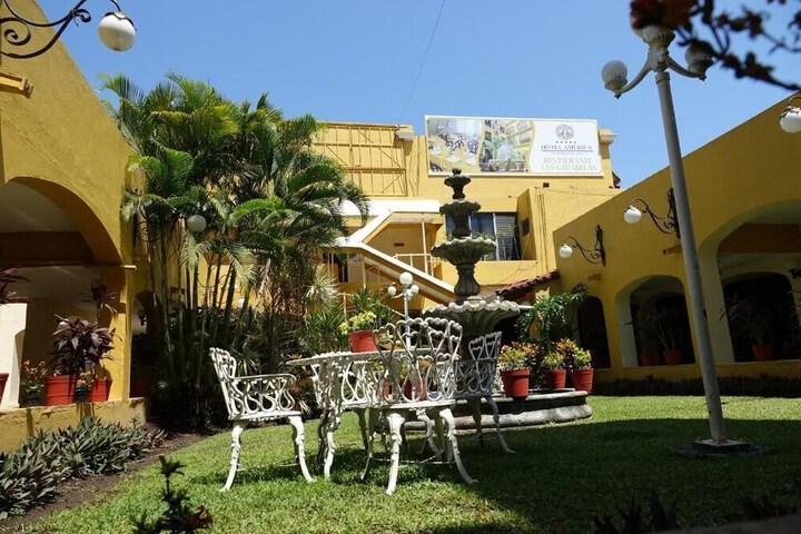 Hotel Exterior 27 of 27
