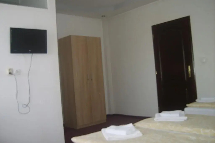 Room 9 of 9