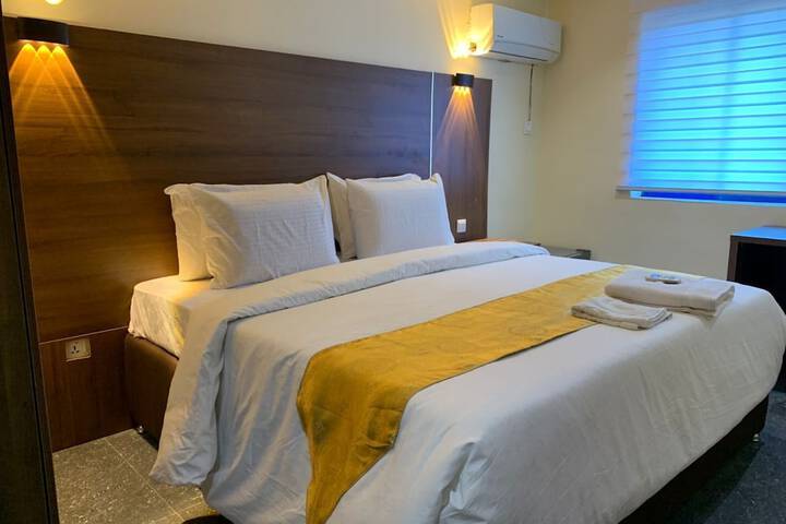 Room 7 of 20