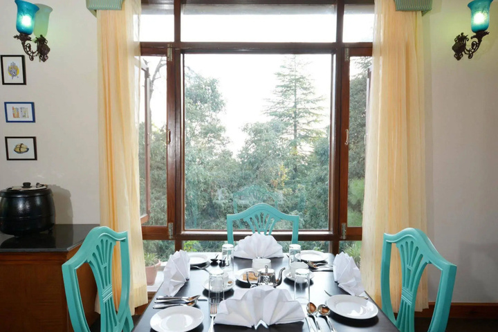 Dining 11 of 15