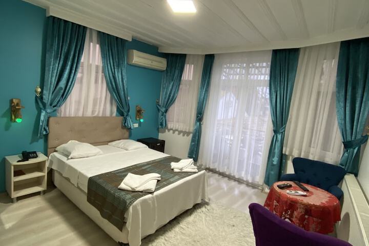 Room 28 of 61