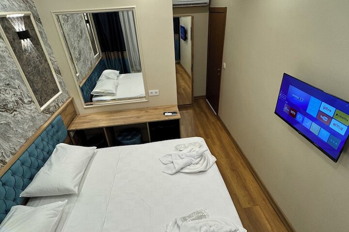 Room 14 of 72